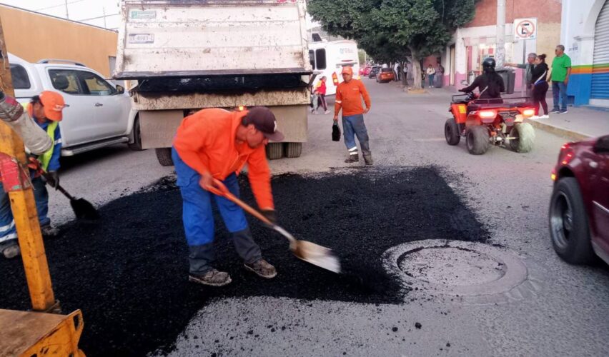 Lee más sobre el artículo Municipio de Querétaro atiende más de 56 mil metros cuadrados de bacheo