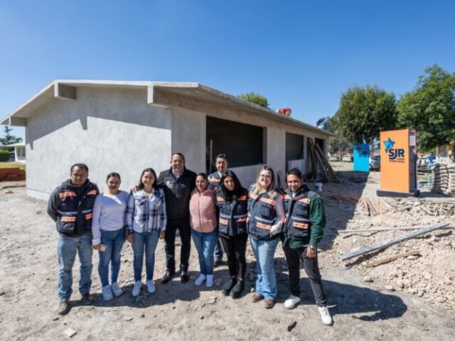 Supervisa Roberto Cabrera obras educativas y de movilidad que representan una inversión de más de 14.7 mdp