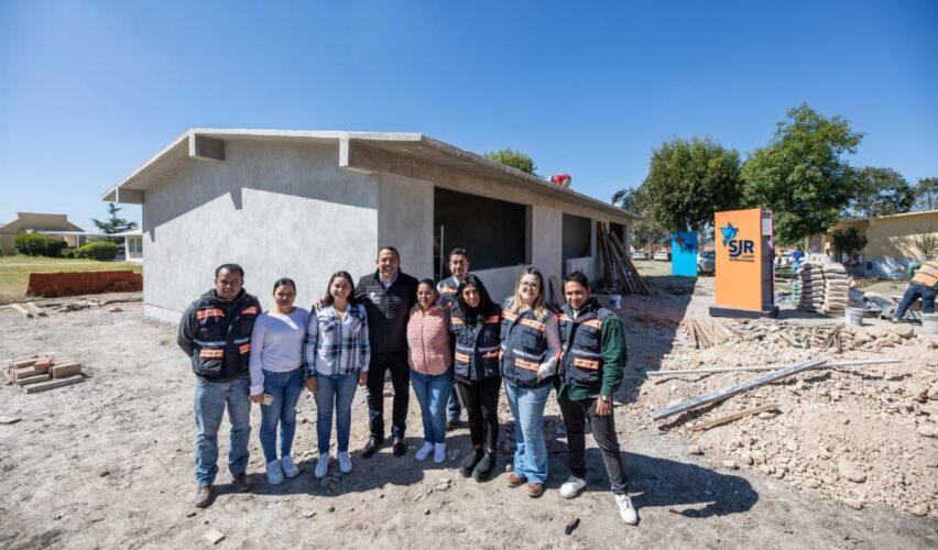 Lee más sobre el artículo Supervisa Roberto Cabrera obras educativas y de movilidad que representan una inversión de más de 14.7 mdp