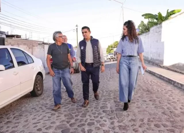 Inauguran obras de urbanización de calles de la colonia Santa Bárbara