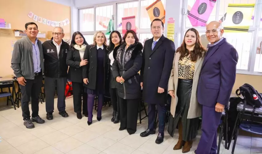 Lee más sobre el artículo Chepe Guerrero entregó plaza cívica y arcotecho en primaria de Pirámides