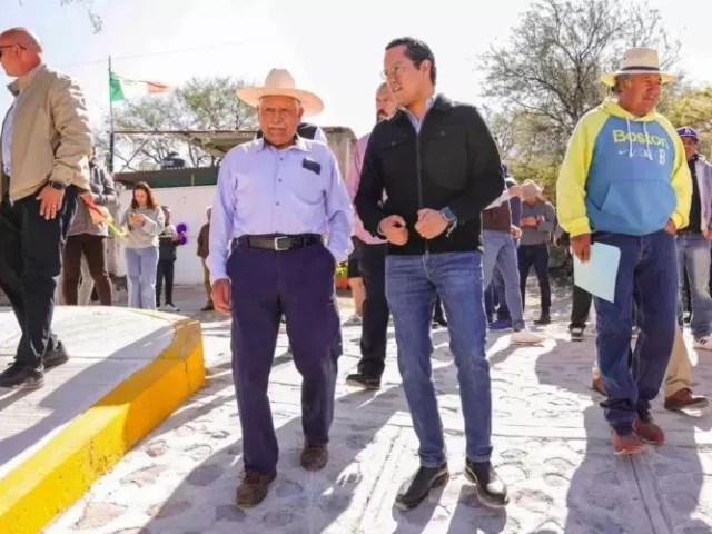 Chepe Guerrero entregó urbanización de 4 calles en El Calichar