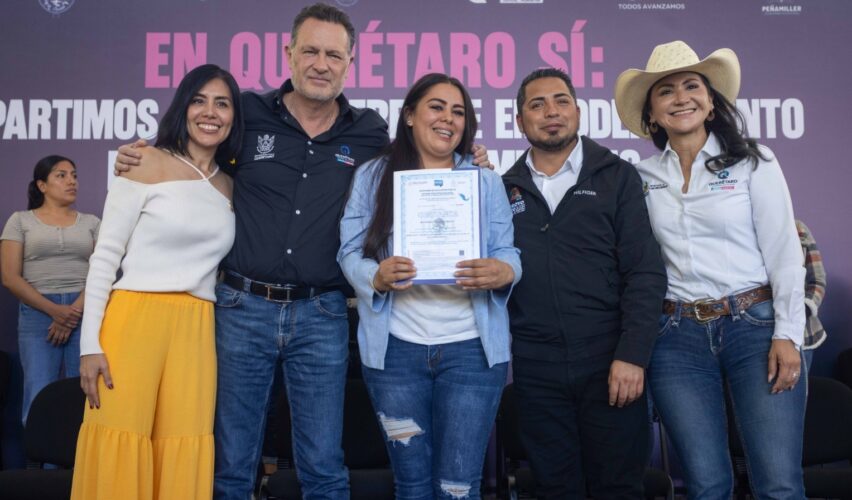 Lee más sobre el artículo Entrega gobernador Kuri equipamiento para el autoempleo en Jalpan