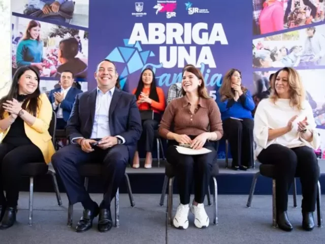 Ponen en marcha Gina Sánchez y Roberto Cabrera la campaña “Abriga Una Familia