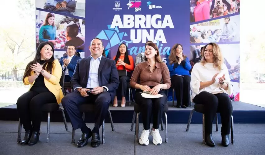 Lee más sobre el artículo Ponen en marcha Gina Sánchez y Roberto Cabrera la campaña “Abriga Una Familia
