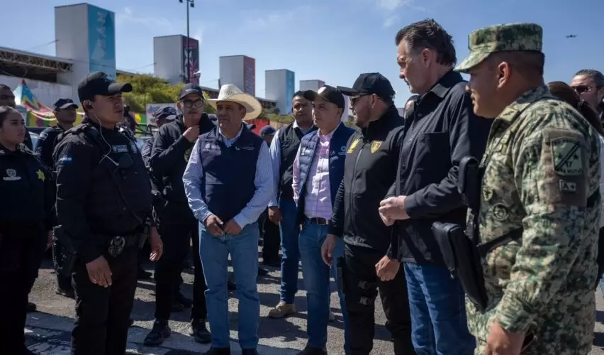 Lee más sobre el artículo Realiza Kuri Pase de Revista a corporaciones para seguridad de FIGQ 2025