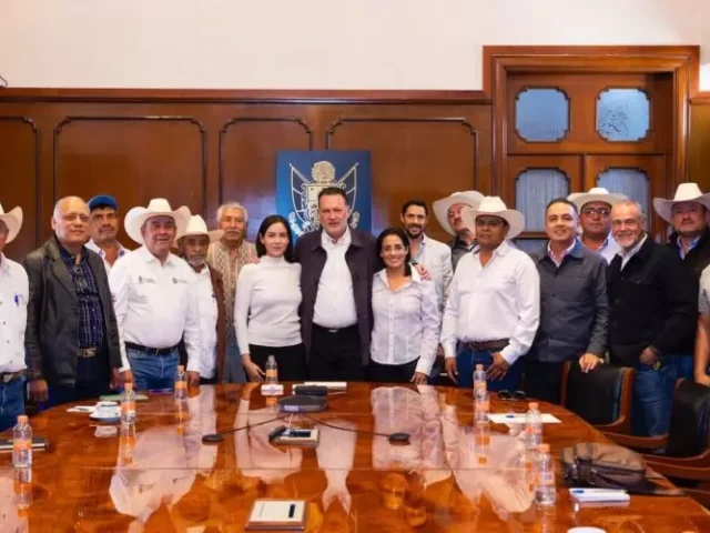 Se reunió Kuri con productores de maíz