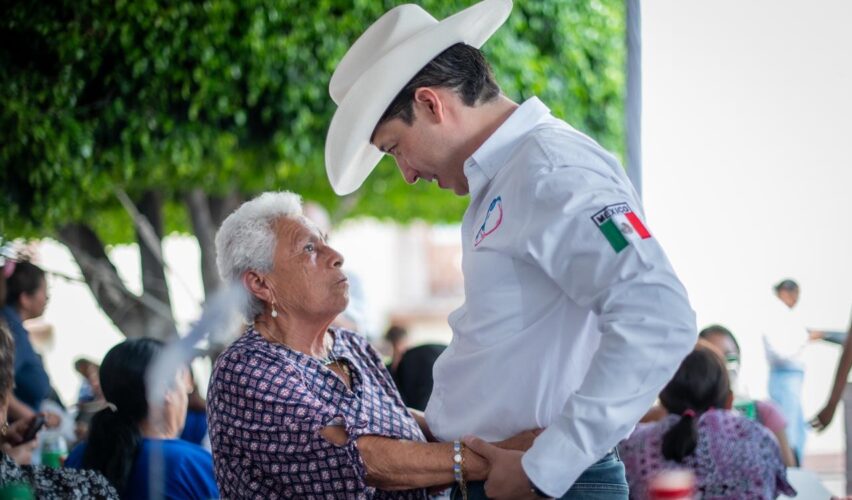 Lee más sobre el artículo Rodrigo Monsalvo, el mejor alcalde de Querétaro, según encuesta Mitofsky