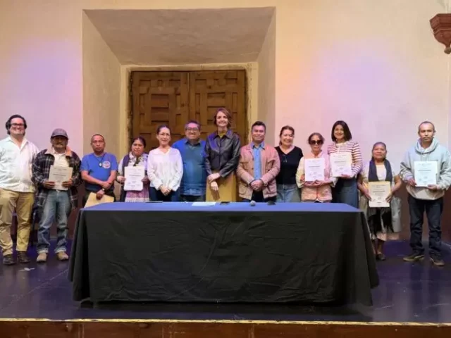 Entrega titular de la SECULT recursos del PACMyC 2025