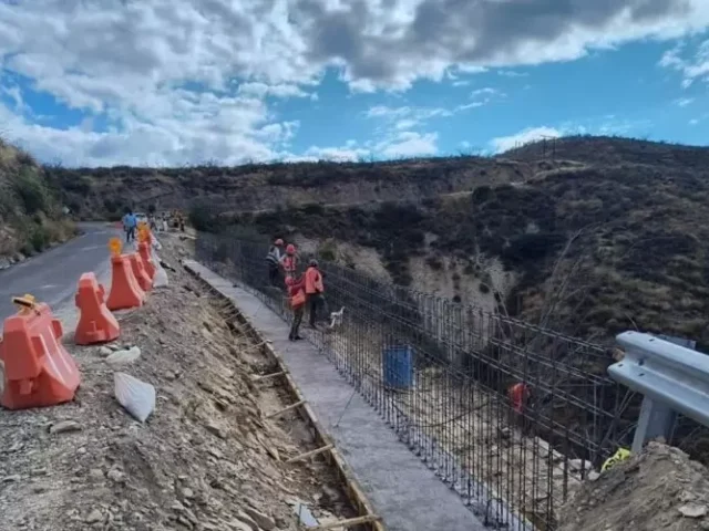 Continúa restablecimiento de caminos en la Sierra y el Semidesierto