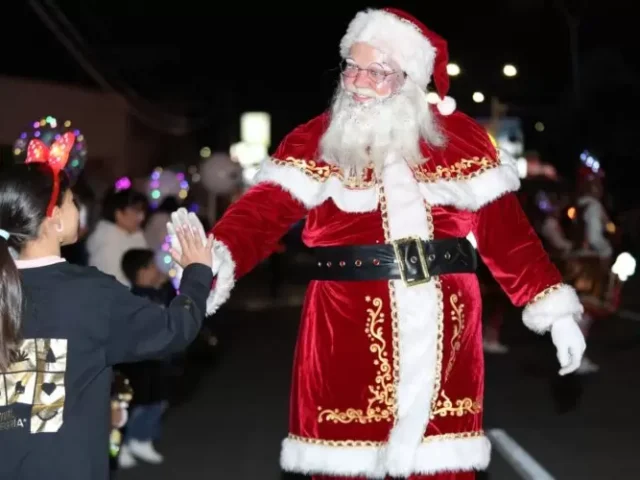 Celebra Querétaro la Navidad con el último desfile del Festival Alegría Contigo