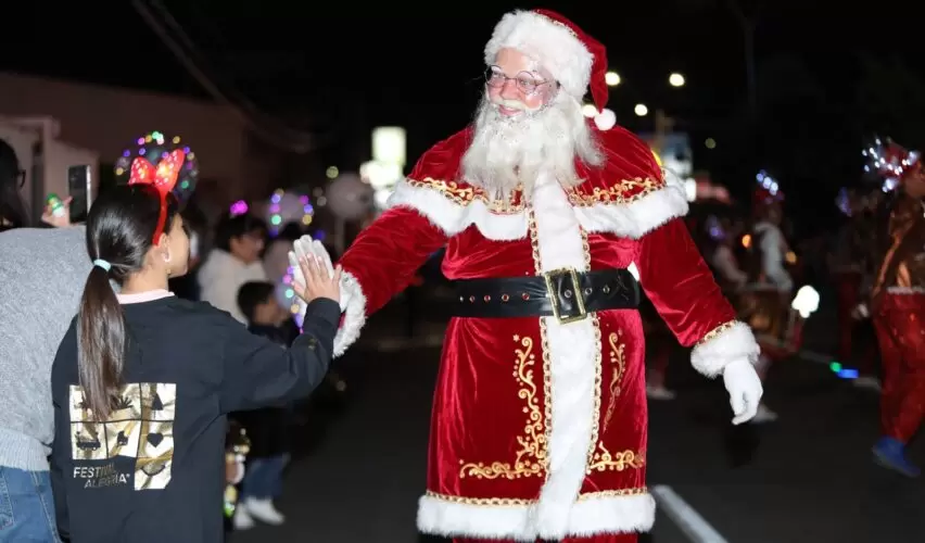 Lee más sobre el artículo Celebra Querétaro la Navidad con el último desfile del Festival Alegría Contigo