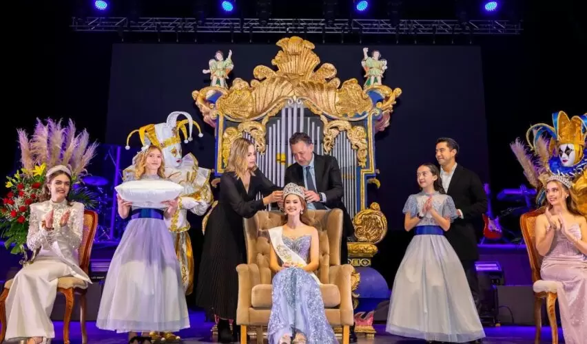 Lee más sobre el artículo Encabezó Kuri coronación de Fátima como Reina de las Fiestas de Navidad 2025