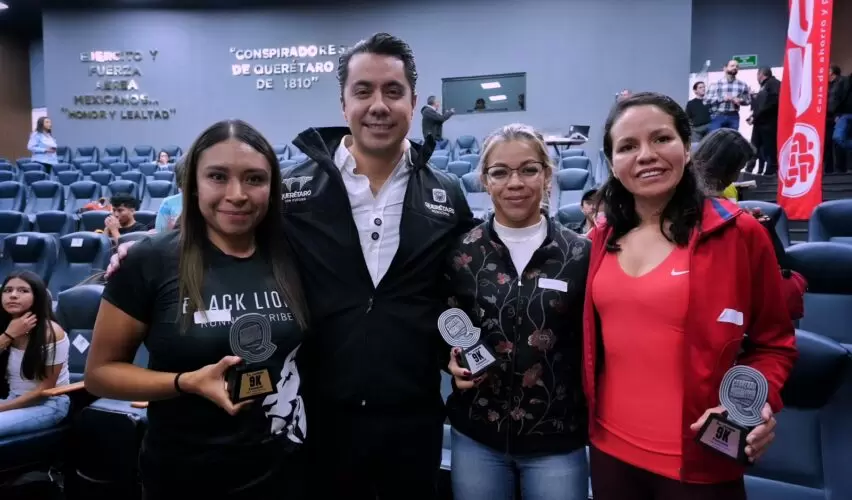 Lee más sobre el artículo Encabeza Felifer Macías ceremonia de premiación de la Carrera Nocturna CGV 2025