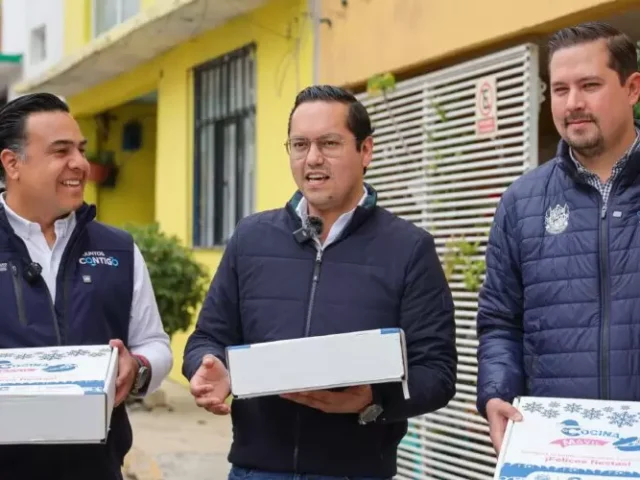 Entrega Chepe Guerrero más de 7 mil 500 cenas navideñas a familias de Corregidora