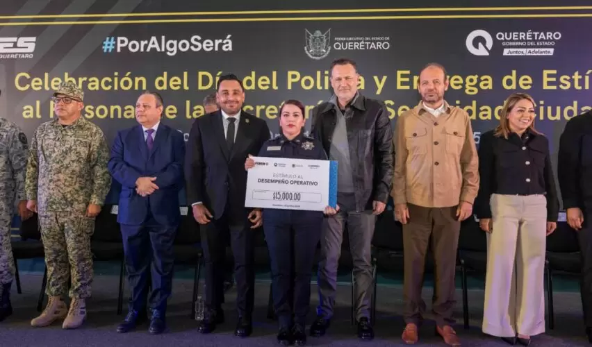 Lee más sobre el artículo Entrega Kuri reconocimientos a elementos de SSC en el marco del Día del Policía