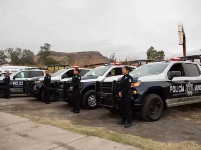 Entrega Roberto Cabrera patrullas y equipo a Policía Municipal con inversión de cerca de 40 mdp