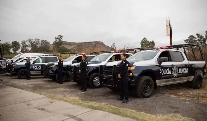 Lee más sobre el artículo Entrega Roberto Cabrera patrullas y equipo a Policía Municipal con inversión de cerca de 40 mdp