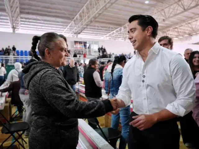 Entregó municipio de Querétaro 8 mil calentadores solares en apoyo a familias