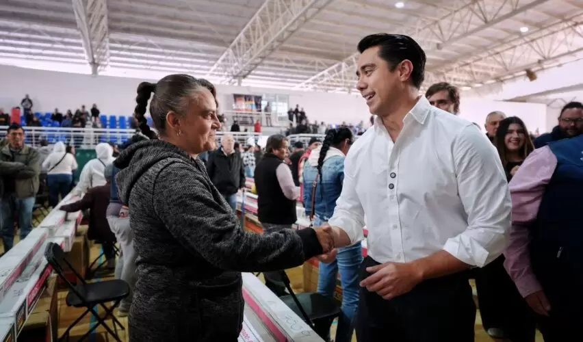 Lee más sobre el artículo Entregó municipio de Querétaro 8 mil calentadores solares en apoyo a familias