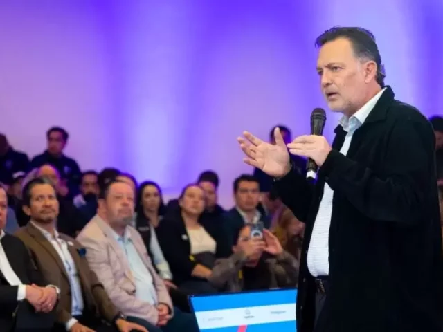 Participó Kuri en foro Co-Creando el Futuro de Querétaro