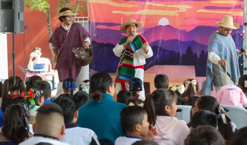 Lee más sobre el artículo Lleva Sedeq pastorelas navideñas a escuelas del estado