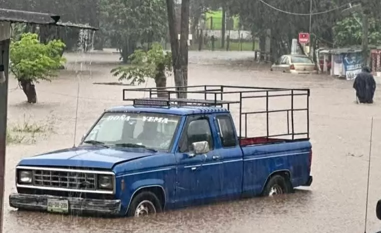 Lee más sobre el artículo Dejan lluvias en Los Tuxtlas, Veracruz, una persona fallecida y 100 casas dañadas