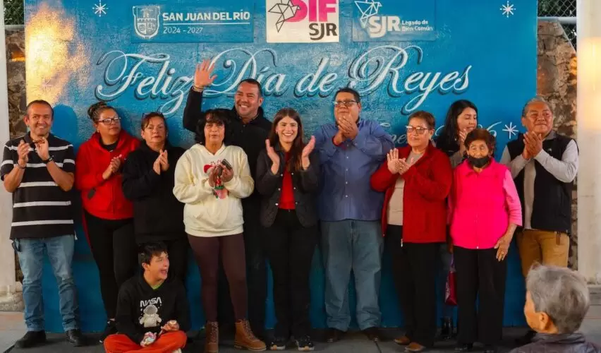 Lee más sobre el artículo Gina Sánchez y Roberto Cabrera entregan juguetes, cobijas y rosca a vecinos de La Fátima