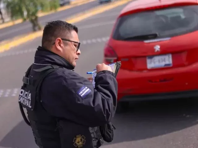 Uso de celular al volante, entre las principales causas de infracción en Corregidora