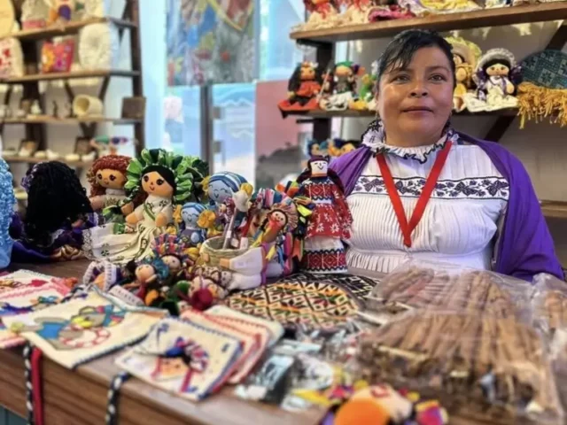 Reconoce IMPI a Muñeca Lele de Santiago de Mexquititlán, como Indicación Geográfica
