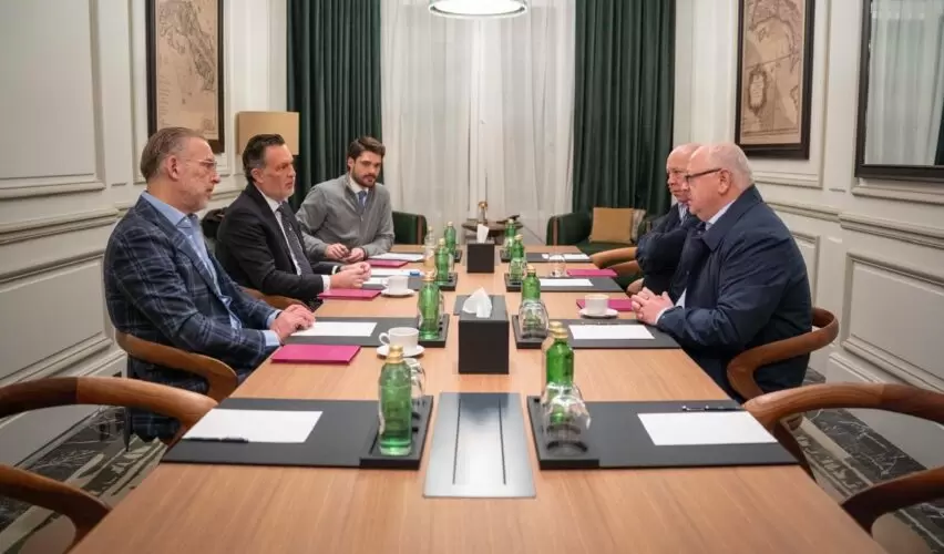 Lee más sobre el artículo Se reúne Kuri con directivos de Grupo Ramón García