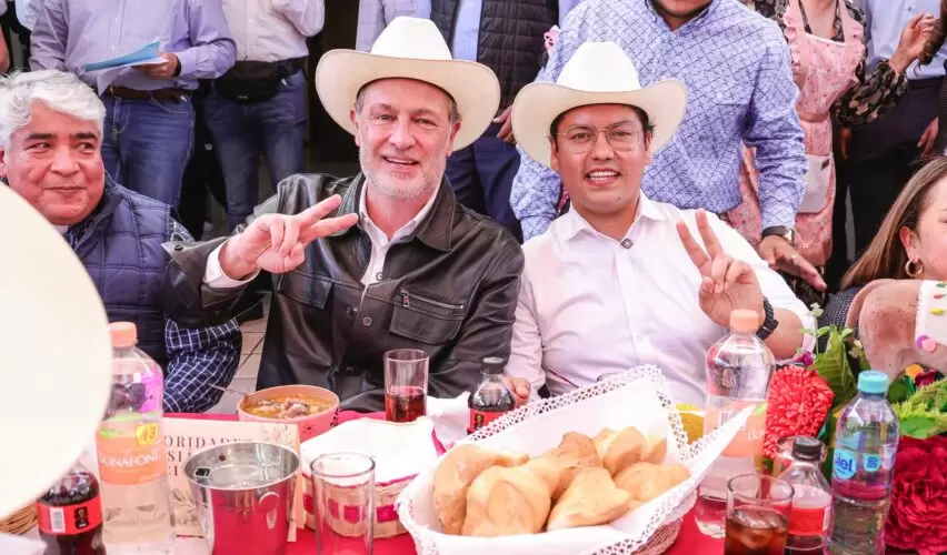 Lee más sobre el artículo Asisten Mauricio Kuri y Chepe Guerrero al Tradicional Caldo, en El Pueblito