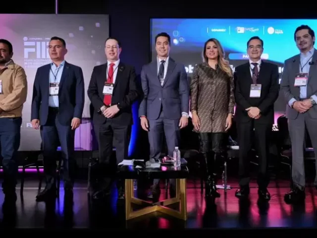 Acude Felifer Macías a la FIIE COPARMEX 2026