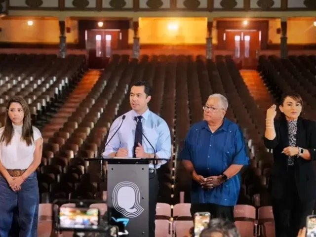 Anuncia Felifer Macías rescate del Teatro Hércules