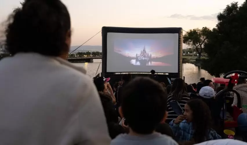 Lee más sobre el artículo Fortalece El Marqués convivencia familiar con el programa “Cinejuve en tu Comunidad”