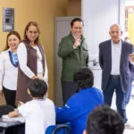 Inaugura Chepe Guerrero e IFEQ nuevas aulas en escuelas de San José de Los Olvera y El Romeral