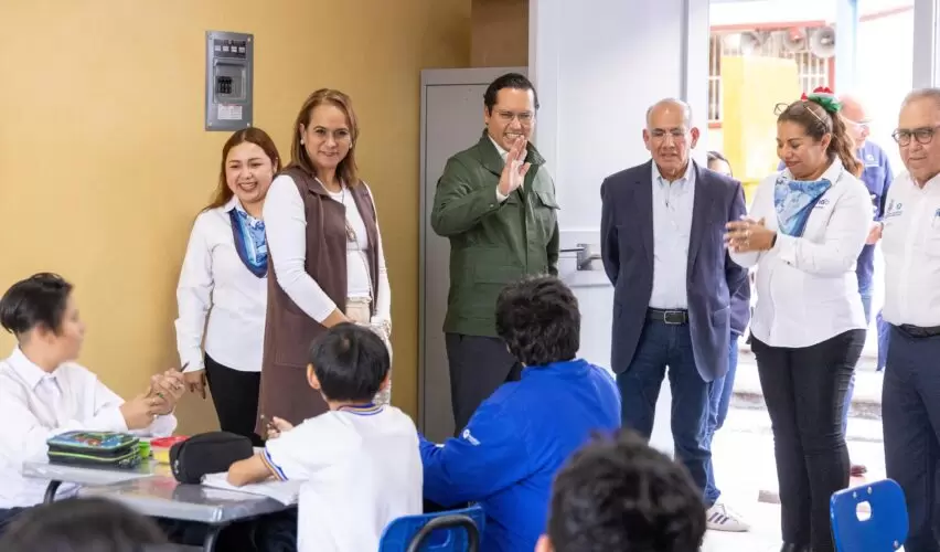 Lee más sobre el artículo Inaugura Chepe Guerrero e IFEQ nuevas aulas en escuelas de San José de Los Olvera y El Romeral