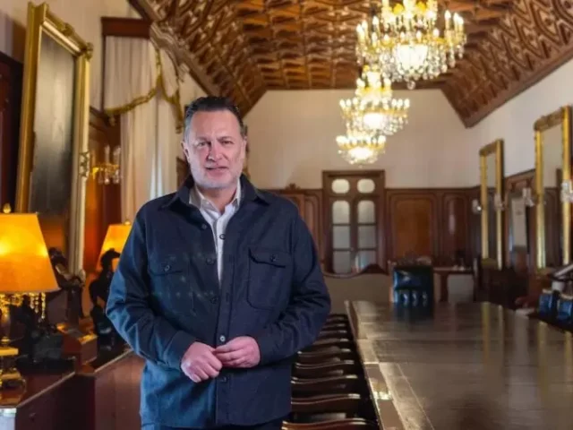 Kuri exhorta al Congreso federal a regular redes sociales para menores de edad