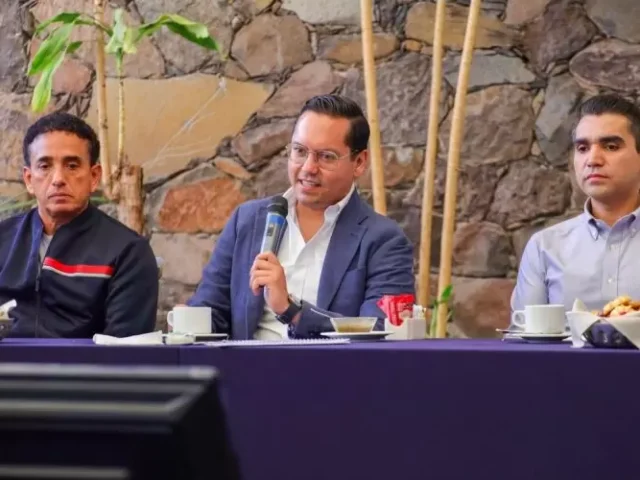 Chepe Guerrero anuncia rehabilitación de vialidad y acceso al Parque Industrial Balvanera