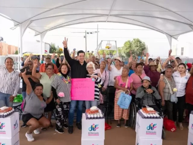 Entregó Rodrigo Monsalvo mil 449 despensas a adultos mayores de El Marqués