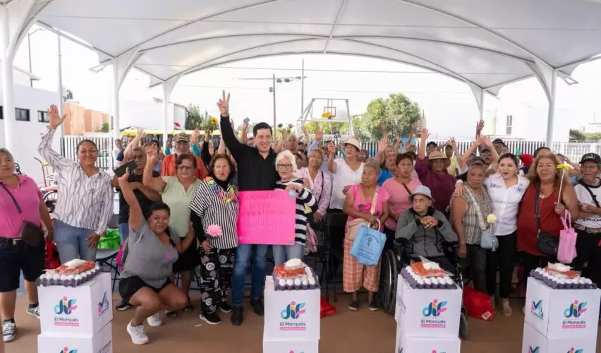 Lee más sobre el artículo Entregó Rodrigo Monsalvo mil 449 despensas a adultos mayores de El Marqués