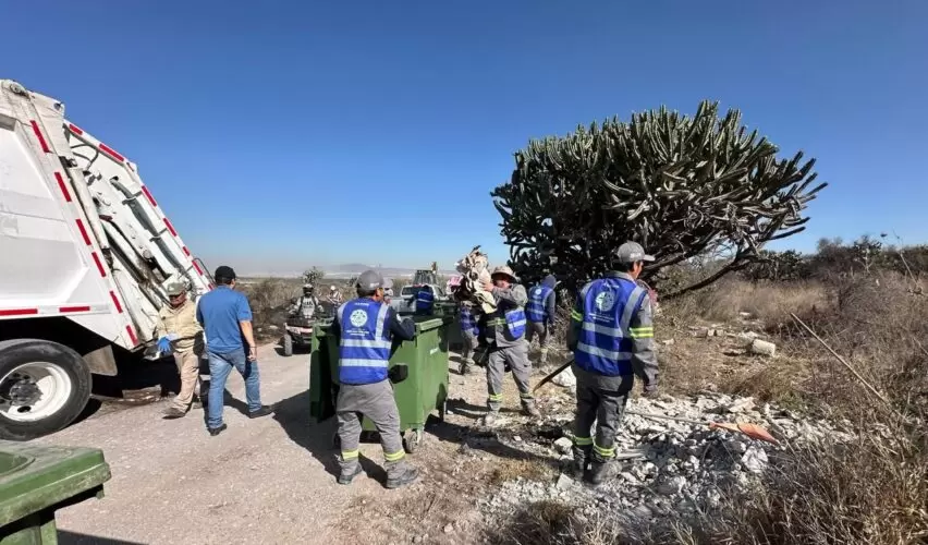 Lee más sobre el artículo Realiza gobierno municipal de El Marqués jornada integral de limpieza en La Providencia, Saldarriaga