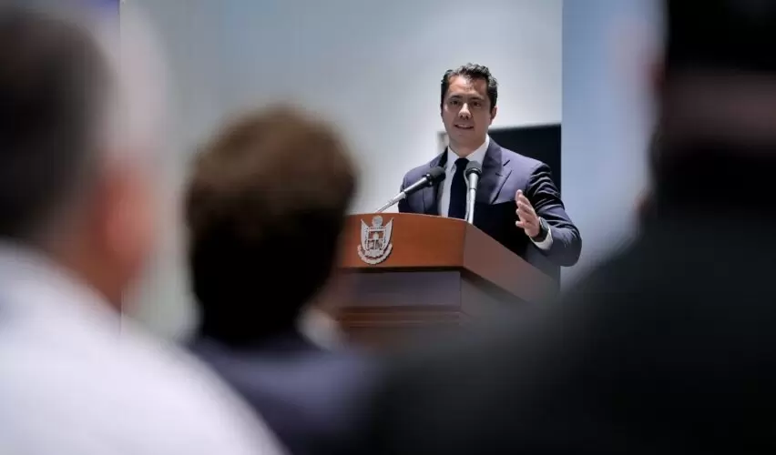 Lee más sobre el artículo Aquí en Querétaro hay seguridad, orden y damos certeza jurídica a las inversiones: Felifer Macías