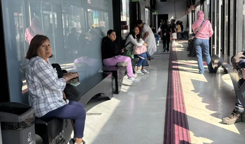 Lee más sobre el artículo Fortalece AMEQ infraestructura con nuevo mobiliario en Paseo 5 de Febrero