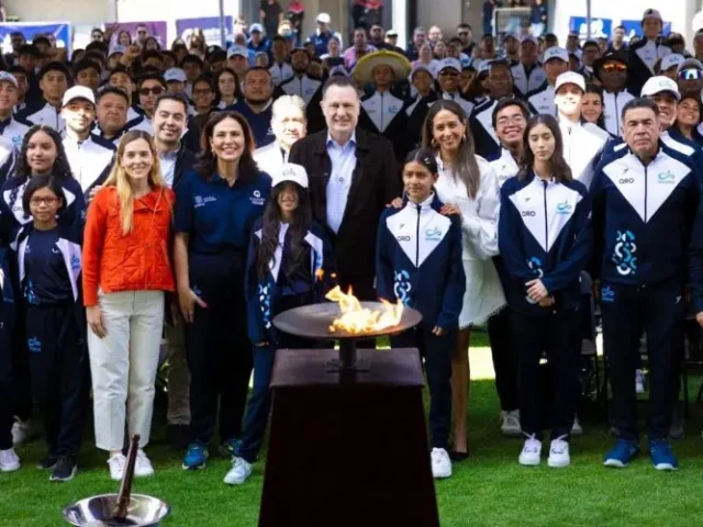 Abanderó Kuri a delegación queretana rumbo a Olimpiada Nacional Conade 2026