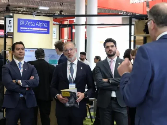 Asiste Felifer Macías a Hannover Masse en Alemania