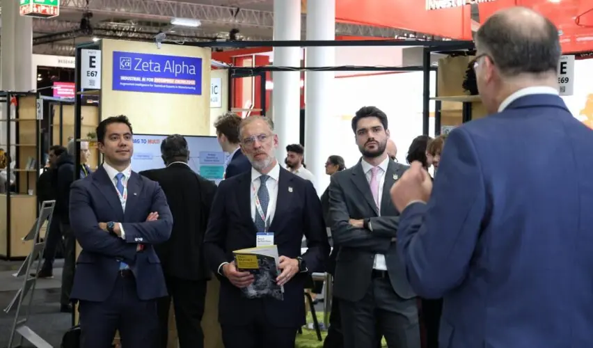 Lee más sobre el artículo Asiste Felifer Macías a Hannover Masse en Alemania