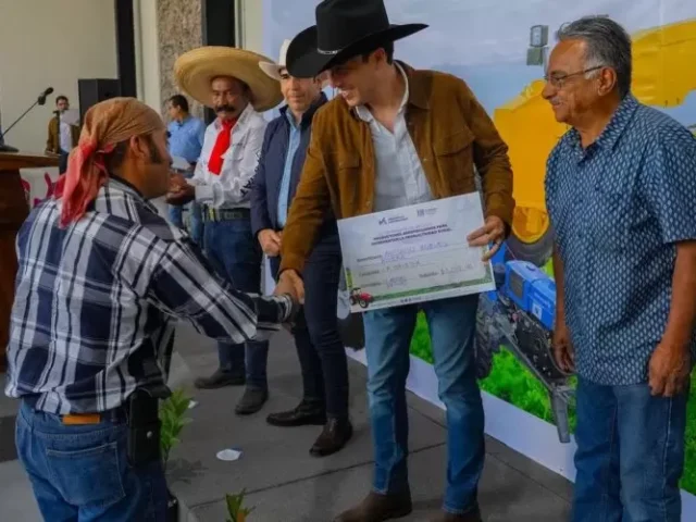 Entregó Monsalvo apoyos a 159 productores agropecuarios de El Marqués