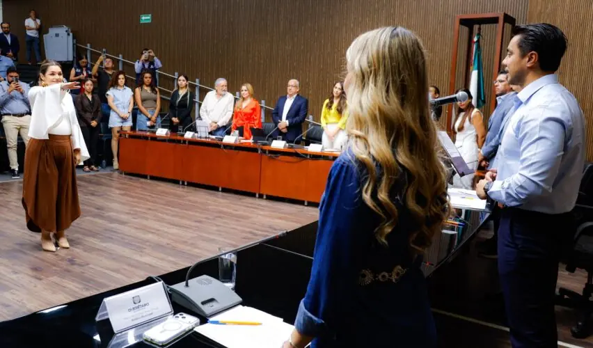 Lee más sobre el artículo Nombra Ayuntamiento de Querétaro a directora del Registro Civil y aprueba Aplicación Móvil Qro. 911