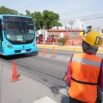 Refuerzan operativo en av. Corregidora Norte por obra del tren México-Querétaro